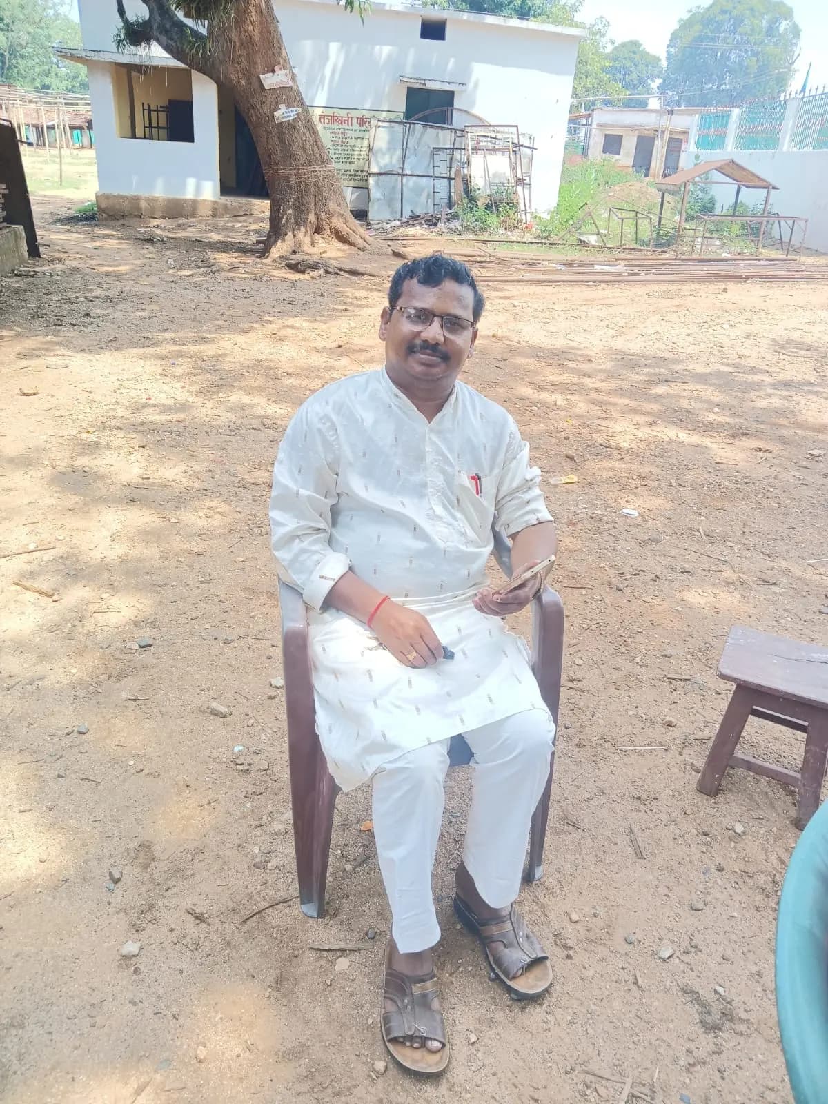 अब मांदर की थाप पर नहीं, इंस्टा रील पर थिरकते हैं लोग