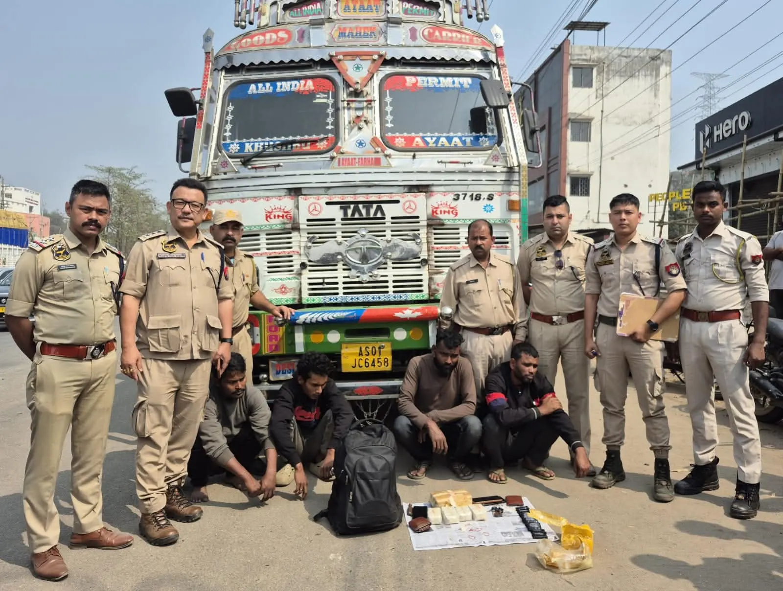 छह करोड़ का ड्रग्स जब्त, चार तस्कर गिरफ्तार