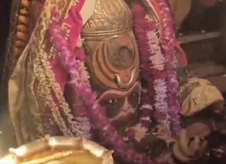 महाकाल के दरबार में भक्तों का तांता, त्रिपुंड और मुंडमाला में बाबा के दिव्य दर्शन