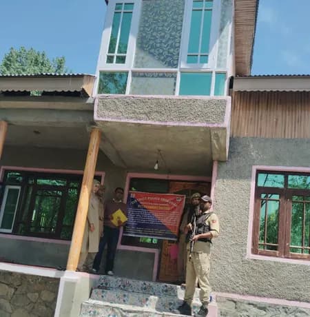 श्रीनगर पुलिस ने मादक पदार्थों के तस्करों की 3.5 करोड़ रुपये की संपत्ति किया जब्त