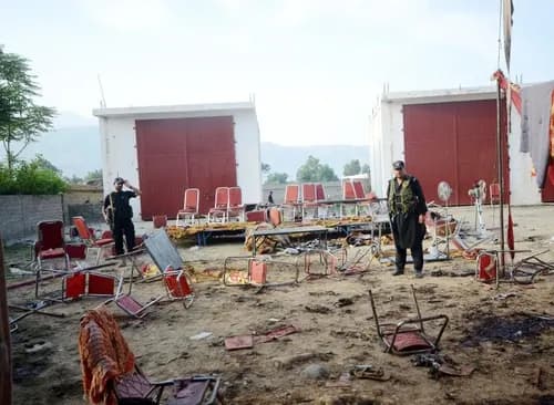 पाकिस्तान: आत्मघाती हमले का असर, केपी-पंजाब के बीच यातायात ठप