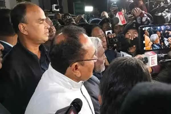 चंपई सोरेन ने सरकार बनाने का दावा किया पेश, राज्यपाल ने कहा- जल्द ही सरकार बनाने के लिए आमंत्रित करेंगे