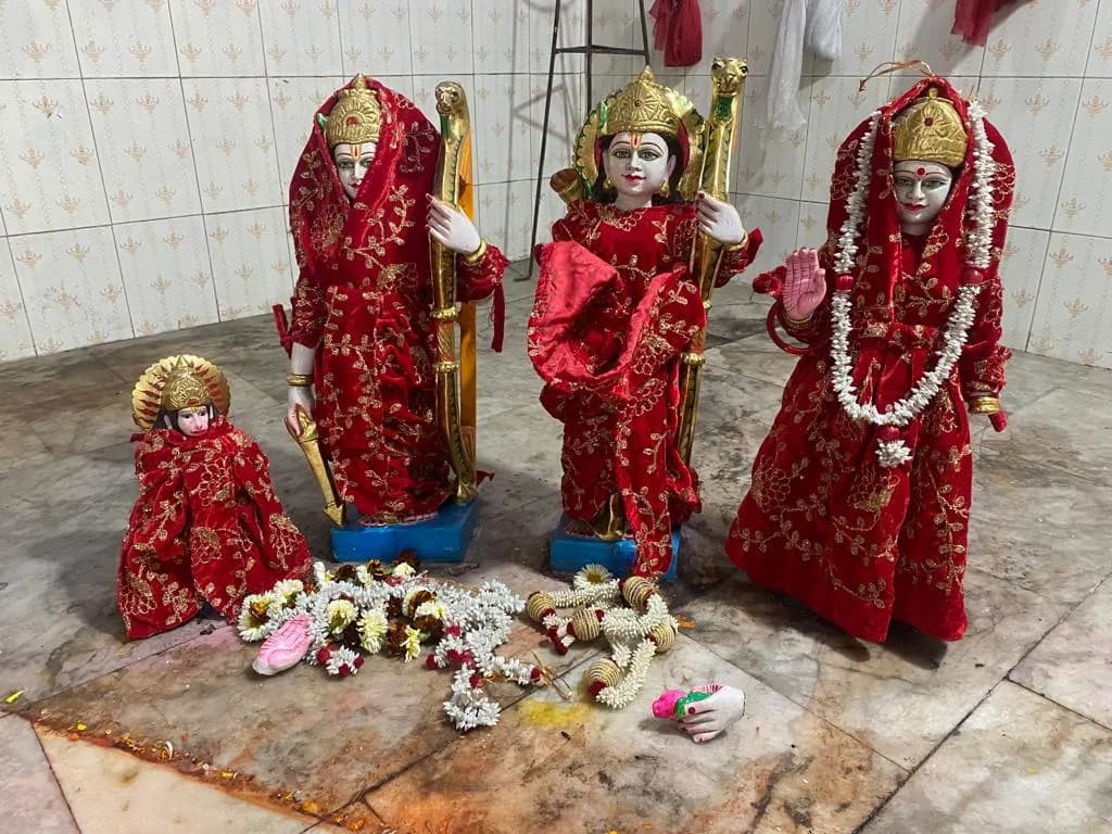 मंदिर में असामाजिक तत्वों ने भगवान की प्रतिमा को किया क्षतिग्रस्त