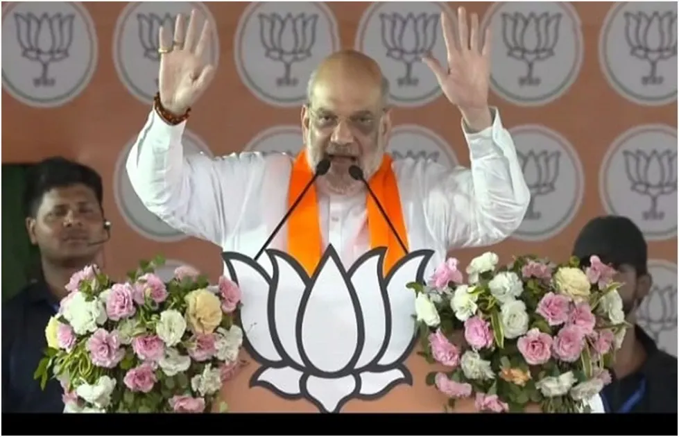 चुनावी सभा को संबोधित करते हुए अमित शाह ने विपक्ष पर बोला हमला,कहा- -लालू यादव घोटाले में जा चुके जेल और उनके साथी कर रहे भ्रष्टाचार