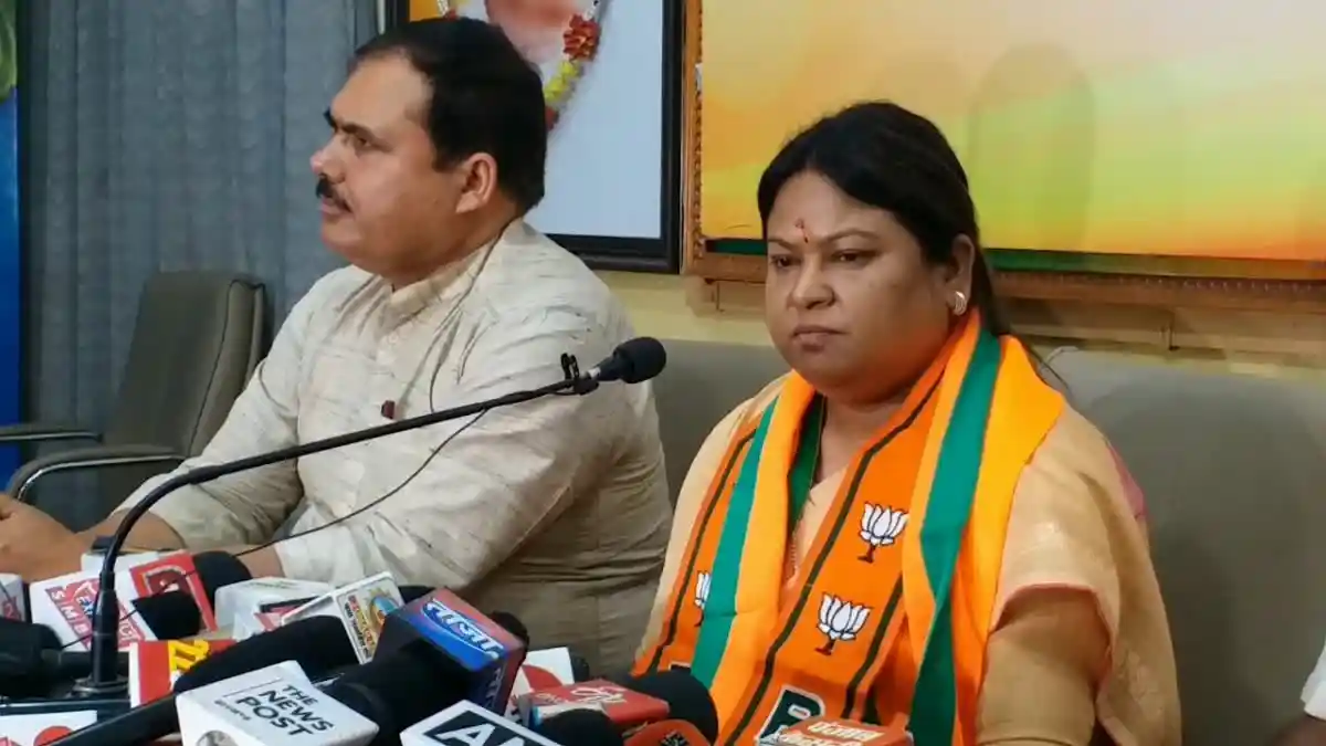 सीता सोरेन ने हेमंत और कल्पना के खिलाफ खोला मोर्चा कहा- जेएमएम में वह सम्मान नही मिला जिसकी मै हकदार थी, जेएमएम पार्टी में दलालों का कब्जा