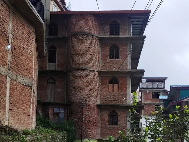 संजौली मस्जिद विवाद : अवैध मंजिलें गिराने का कार्य अधर में, मस्जिद कमेटी के पास नहीं फंड