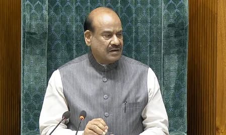 जस्टिस यशवंत वर्मा के खिलाफ महाभियोग प्रस्ताव लोकसभा में स्वीकार, स्पीकर ने कहा- जांच के लिए तीन सदस्यीय टीम गठित