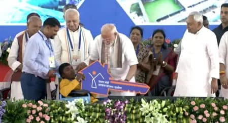 पीएम मोदी ने 'ज्ञानस्थली' गयाजी से बिहार को दी बिजली, रेल, सड़क, आवास, जलापूर्ति परियोजनाओं की कई सौगात