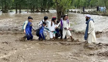 पाकिस्तान: खैबर पख्तूनख्वा में बारिश से भारी तबाही, अब तक 406 लोगों की मौत