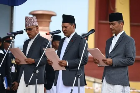 नेपाल : तीन कैबिनेट मंत्रियों ने ली शपथ, ओम प्रकाश गृह मंत्री और रामेश्वर खनल को वित्त मंत्री का जिम्मा