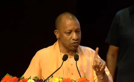 यूपी : सीएम योगी की चेतावनी, बोले- जिसने भी रंग में भंग डाला सलाखों के पीछे होगा