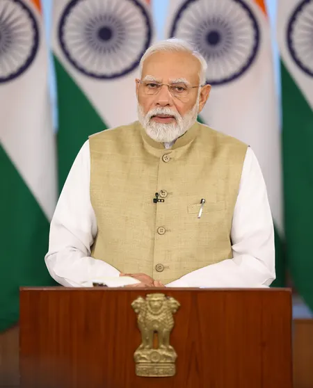 सऊदी अरब बस हादसे पर पीएम मोदी ने जताया दुख, भारतीय दूतावास ने हेल्पलाइन नंबर किया जारी