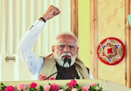 एलवीएम3-एम6 के सफल लॉन्च को पीएम मोदी ने बताया गौरव का पल, इसरो को दी बधाई