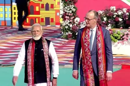 पीएम मोदी और जर्मन चांसलर मर्ज ने 'अंतरराष्ट्रीय पतंग महोत्सव' में की पतंगबाजी