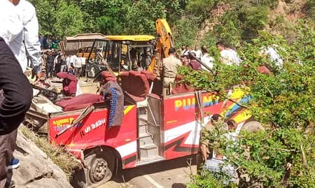 ऊधमपुर बस हादसा : 21 लोगों की मौत, 61 घायल, केंद्र के बाद राज्य सरकार ने भी किया मुआवजे का ऐलान