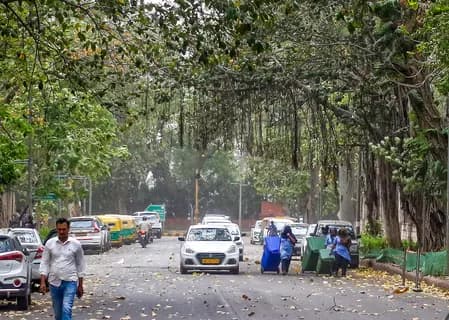 एनसीआर में अगले 7 दिनों तक बादलों की आवाजाही, 4–5 मई को तेज बारिश और हवाओं की चेतावनी