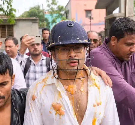 कोलकाता: सोनारपुर में अभिषेक बनर्जी का विरोध, थप्पड़ मारे गए और फेंके गए अंडे