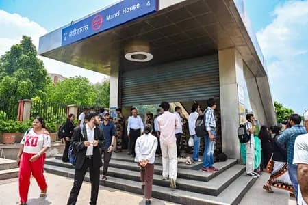 दिल्ली मेट्रो के 16 स्टेशन बंद, 3 पर इंटरचेंज की सुविधा जारी