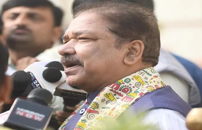 बिहार : राजस्व मंत्री डॉ दिलीप जयसवाल ने अपने मंत्री पद से दिया इस्तीफा, स्वीकार