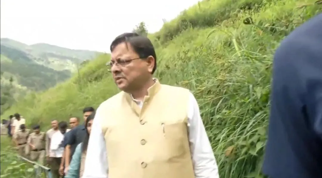 पौड़ी गढ़वाल के आपदाग्रस्त क्षेत्रों में पहुंचे सीएम धामी
