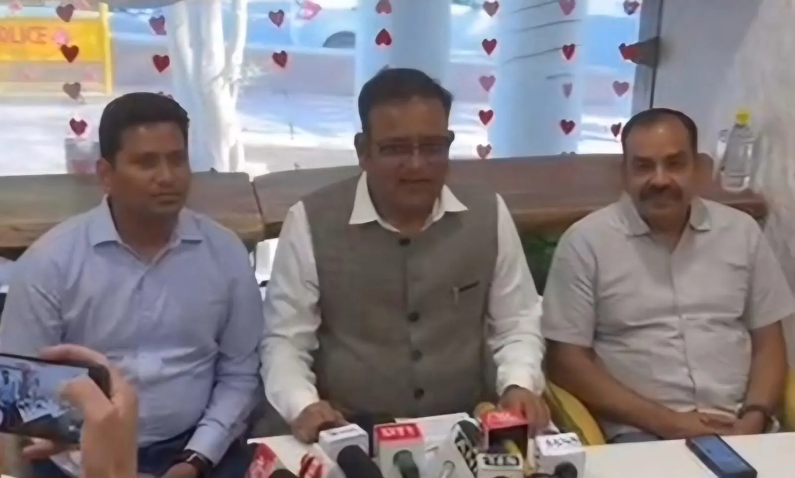 शराब घोटाले में घिरी 'आप' को एक और झटका मंत्री राजकुमार आनंद ने दिया इस्तीफा, कहा- पार्टी भ्रष्टाचार के दलदल में फंसी है