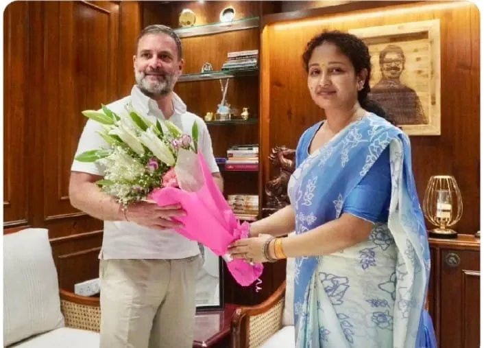 राहुल गांधी ने पूर्व मुख्यमंत्री हेमंत सोरेने की पत्नी से की मुलाकात