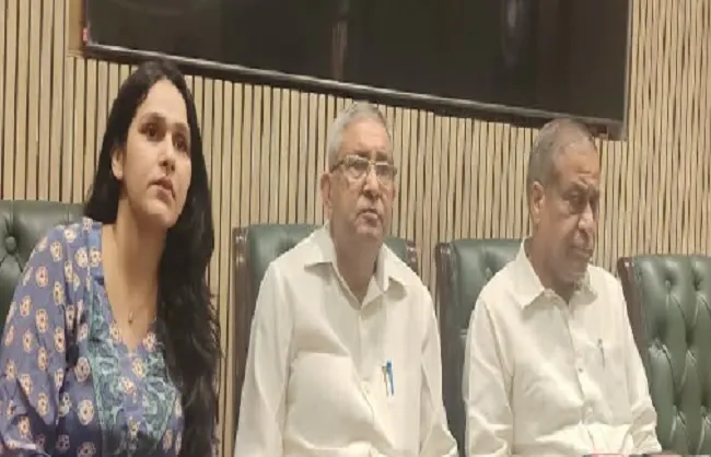 आम आदमी पार्टी के 13 पार्षदों ने बनाई अलग पार्टी