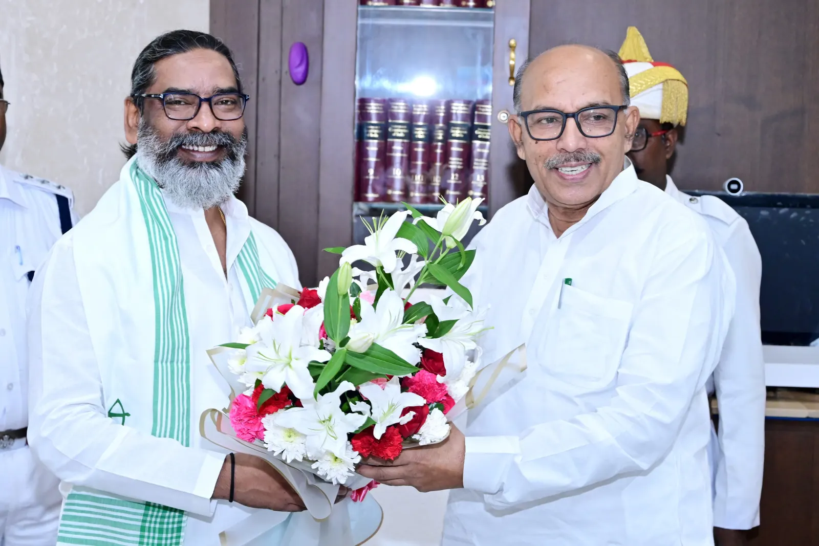 झारखड विधानसभा का मानसून सत्र शुरू,मुख्यमंत्री ने विधानसभा अध्यक्ष का किया अभिवादन