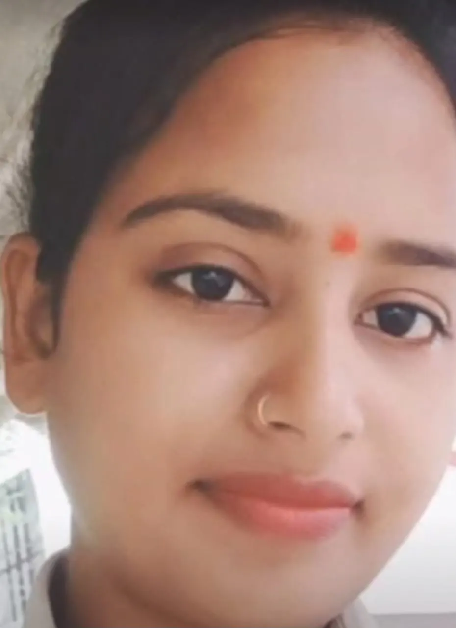 महिला सिपाही के शव को घरवालों को सौंपा -परिजनों ने कहा -नहीं दिया कोई सम्मान