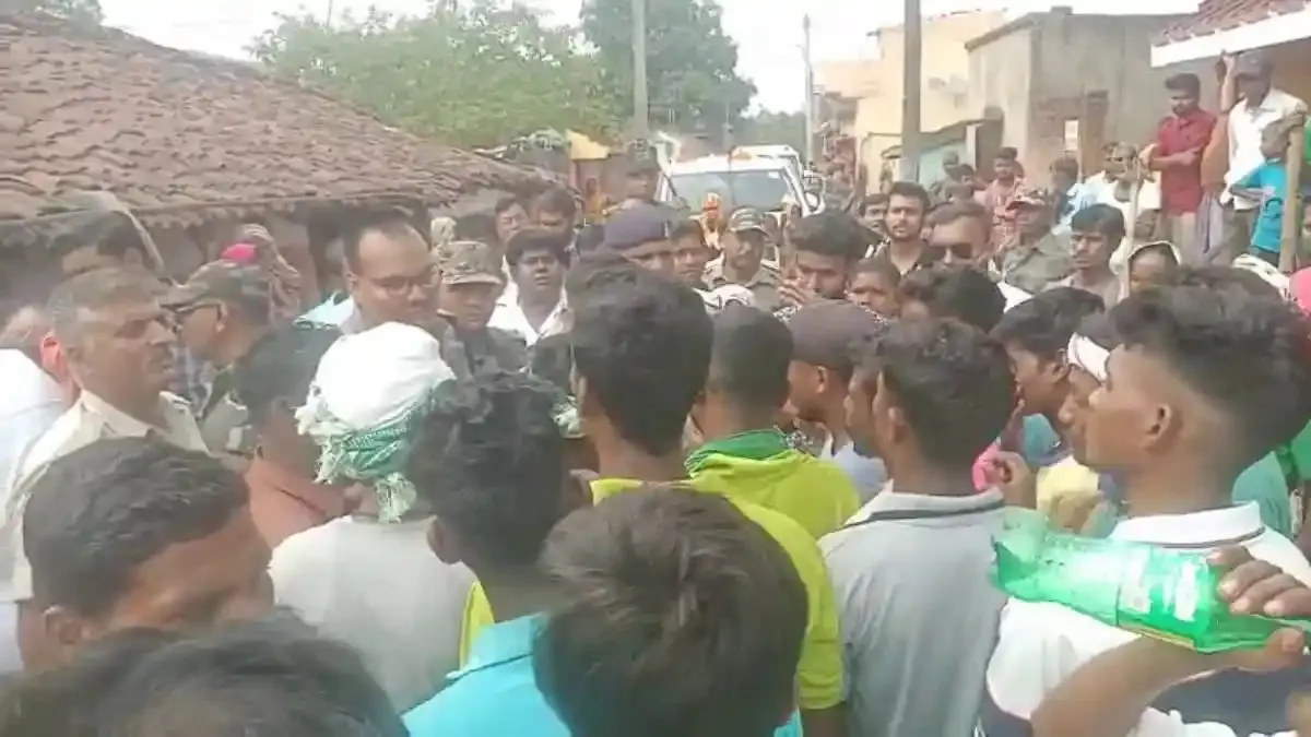 भाजपा प्रत्याशी गीता कोड़ा का ग्रामीणों ने किया विरोध, गांव में घुसने से रोका, समर्थकों से की मारपीट