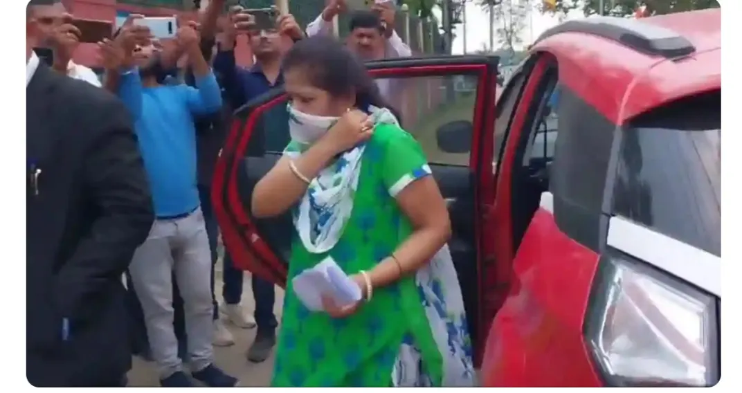 मंत्री के ओएसडी संजीव लाल की पत्नी पहुंची ईडी दफ्तर, हो रही है पूछताछ