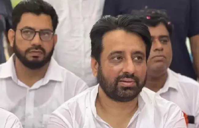 आआपा विधायक अमानतुल्लाह खान ने गिरफ्तारी की आशंका जताई, ईडी की टीम घर पहुंची