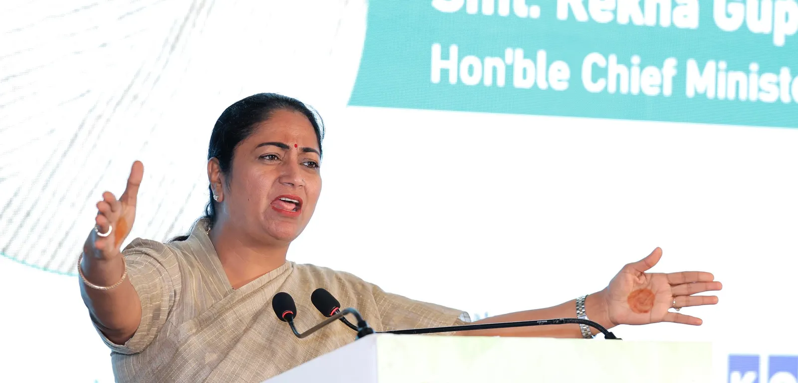 ट्रिपल इंजन सरकार जनता के सभी काम कर रही है : रेखा गुप्ता
