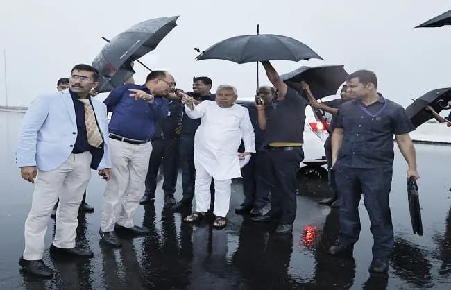 मुख्यमंत्री ने जेपी गंगा पथ परियोजना के अन्तर्गत दीघा से दीदारगंज तक के नवनिर्मित पथ का किया लोकार्पण