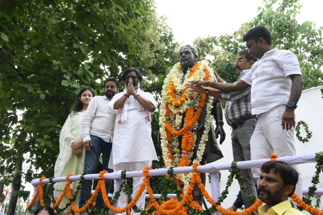 झारखंड मुख्यमंत्री मंइयां सम्मान योजना से जुड़कर अपनी प्रगति का नया रास्ता बनाएं महिलाएं : हेमंत सोरेन