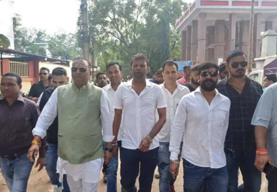 भाजपा के आग्रह पर चुनाव मैदान से हटे रांची विस सीट से निर्दलीय प्रत्याशी मुनचुन राय