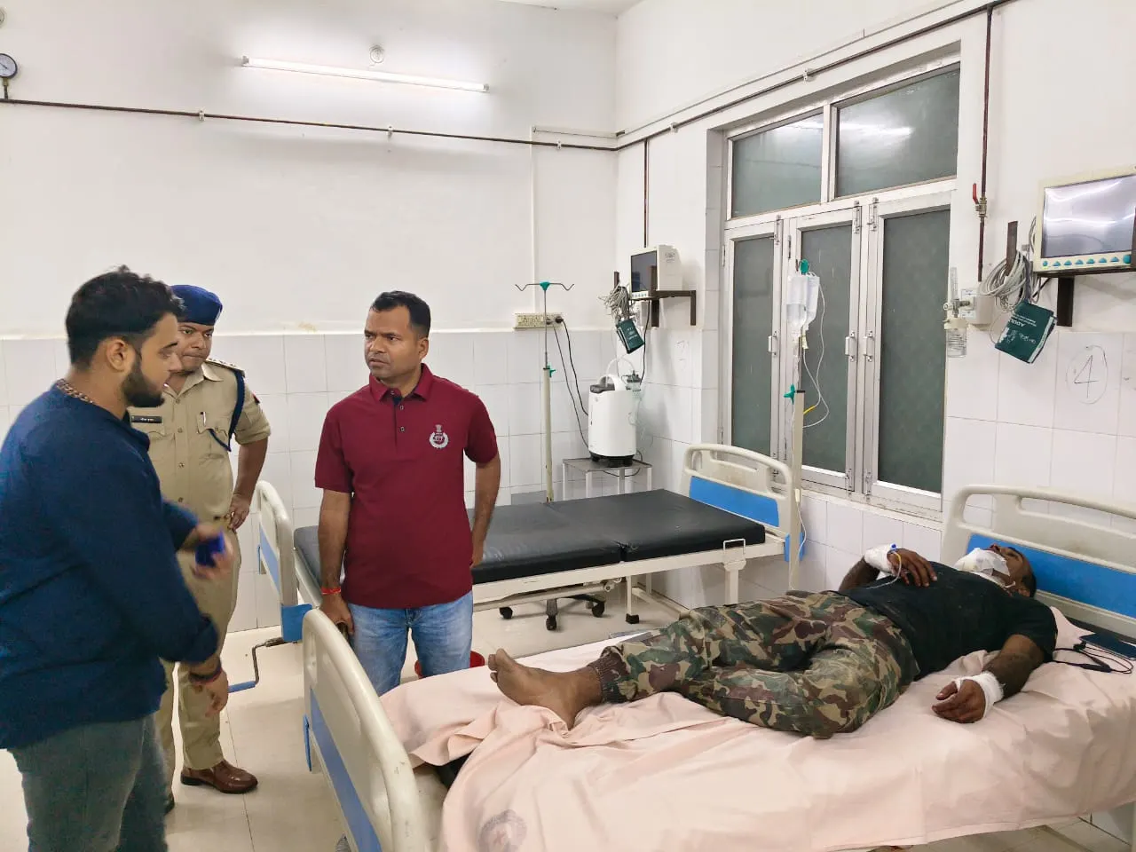 बिहार सशस्त्र पुलिस के जवानों को लेकर जा रही बस पलटी, 29 जवान घायल