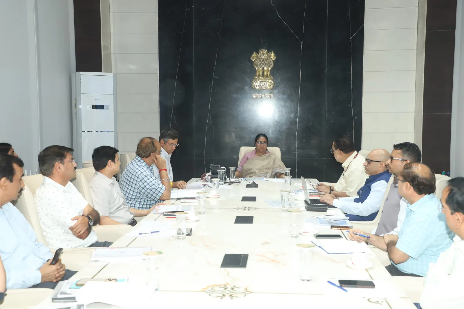 दिल्ली में जलभराव की समस्या पर मुख्यंत्री रेखा गुप्ता का सख्त रुख, संबंधित विभागों को दिए गए स्पष्ट निर्देश "जनता को किसी भी स्थिति में असुविधा नहीं होनी चाहिए"