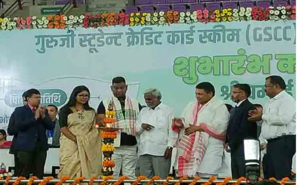 मुख्य्मंत्री चंपाई सोरेन ने गुरुजी स्टूडेंट क्रेडिट कार्ड योजना का किया शुभारंभ