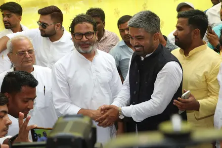 बिहार: चर्चित यूट्यूबर मनीष कश्यप जन सुराज में शामिल, प्रशांत किशोर ने दिलाई पार्टी की सदस्यता
