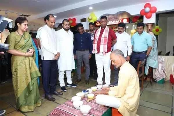 देश ही नहीं, बल्कि विदेशी मेहमानों को भी मिलेगा झारखंड का उत्पाद : सत्यानंद भोक्ता