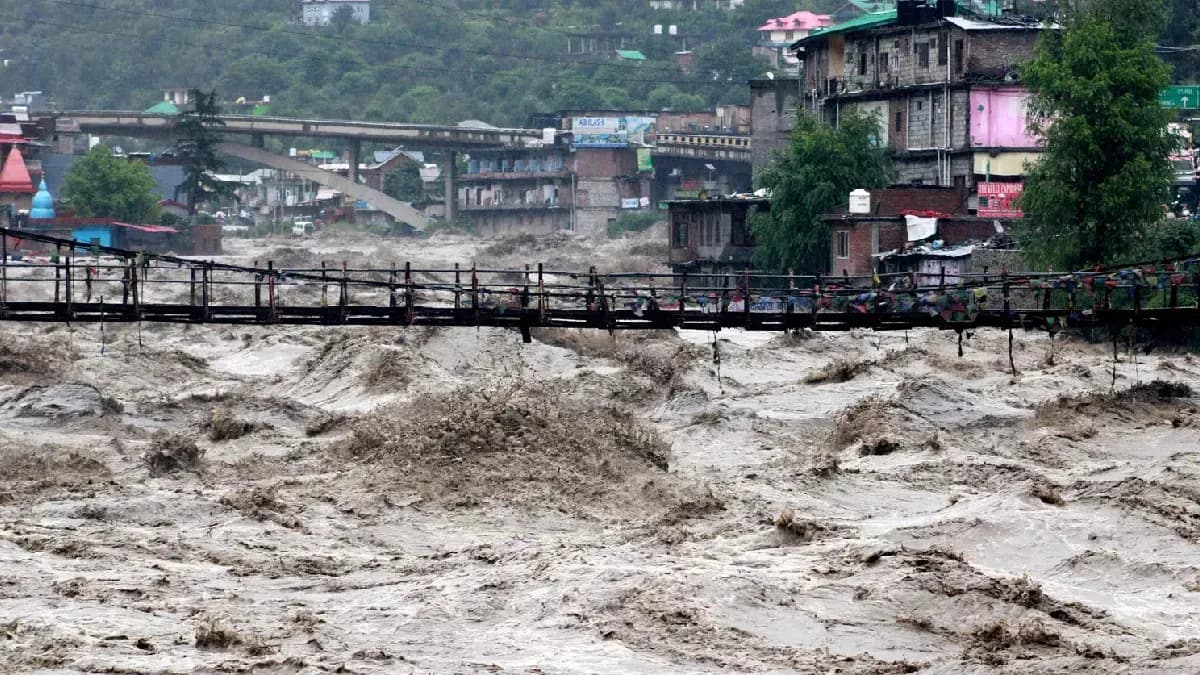 हिमाचल में बारिश बनी आफत: 344 सड़कें अब भी बंद, 27 जुलाई से फिर भारी वर्षा का अलर्ट
