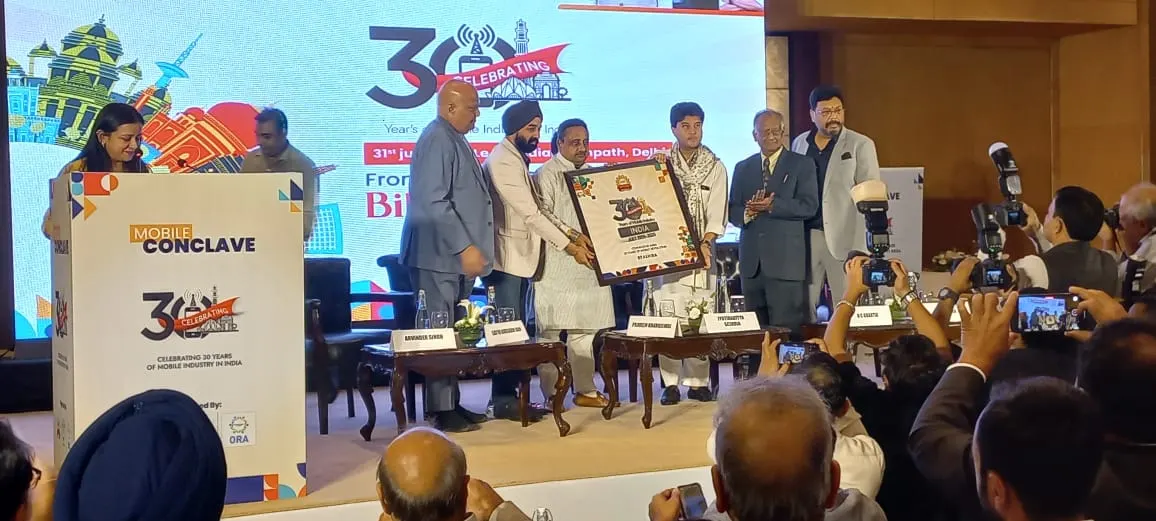 भारत में मोबाइल टेलीफोनी के 30 वर्षों का उत्सव: डिजिटल युग की ऐतिहासिक यात्रा का साक्षी बना विशेष कार्यक्रम