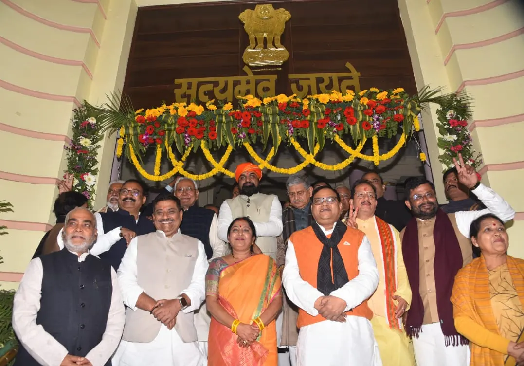 राज्यसभा चुनाव के लिए भीम सिंह,धर्मशीला गुप्ता और संजय झा के नामांकन में शामिल हुए नीतीश कुमार