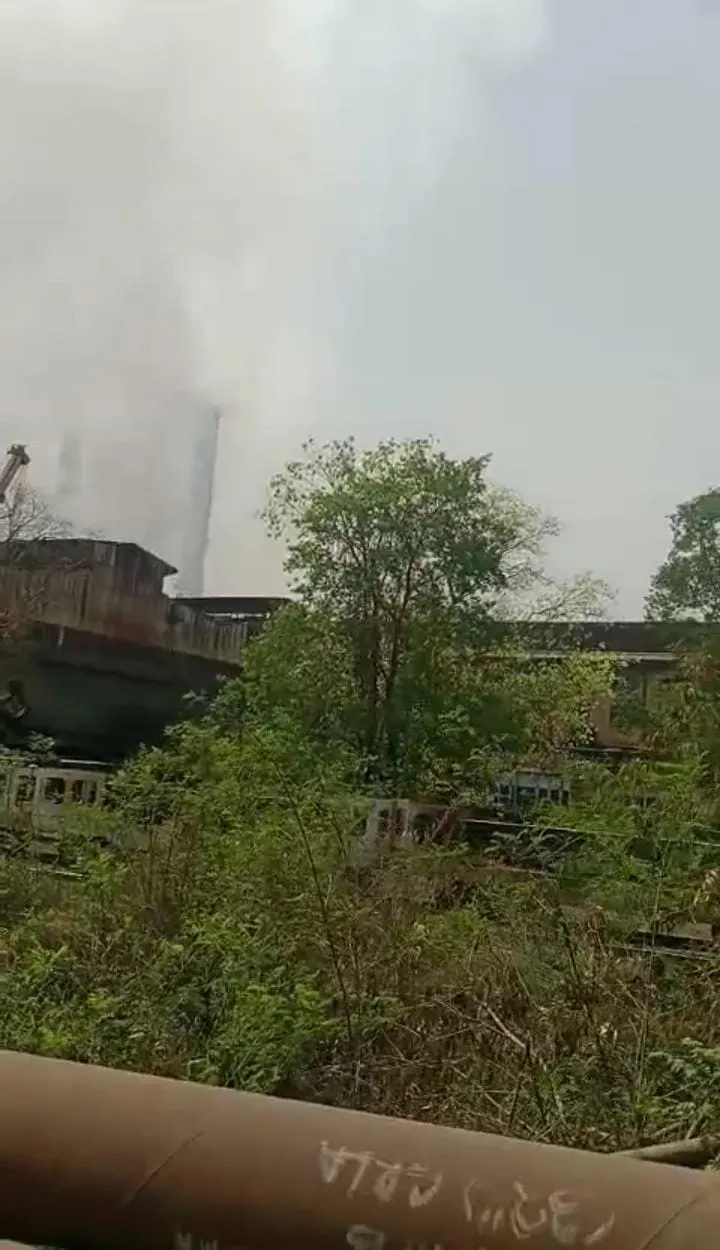 बोकारो स्टील प्लांट के गैस पाइप लाइन में लगी आग, धुआँ निकलने से मची अफरातफरी* *खोला गया प्लांट गेट, भागने लगे कर्मी