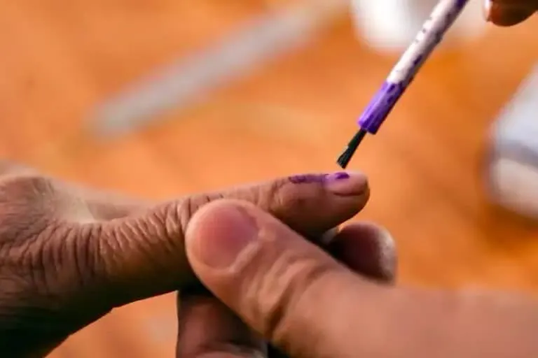 चुनाव आयोग के तमाम प्रयास के बाद भी बिहार में नहीं बढ़ा मतदान का प्रतिशत