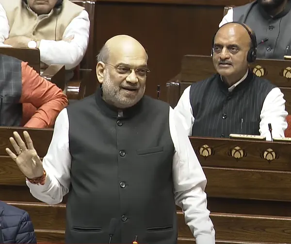 कांग्रेस ने संविधान को भी अपनी जागीर समझाः अमित शाह
