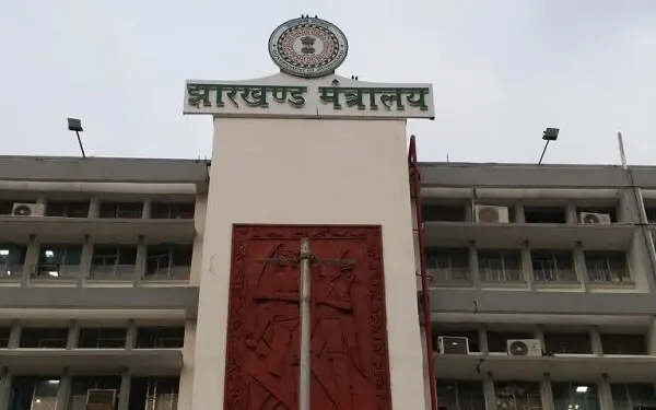 अब 100 की जगह 125 यूनिट बिजली फ्री देगी चंपाई सरकार, कैबिनेट ने दी प्रस्ताव को मंजूरी