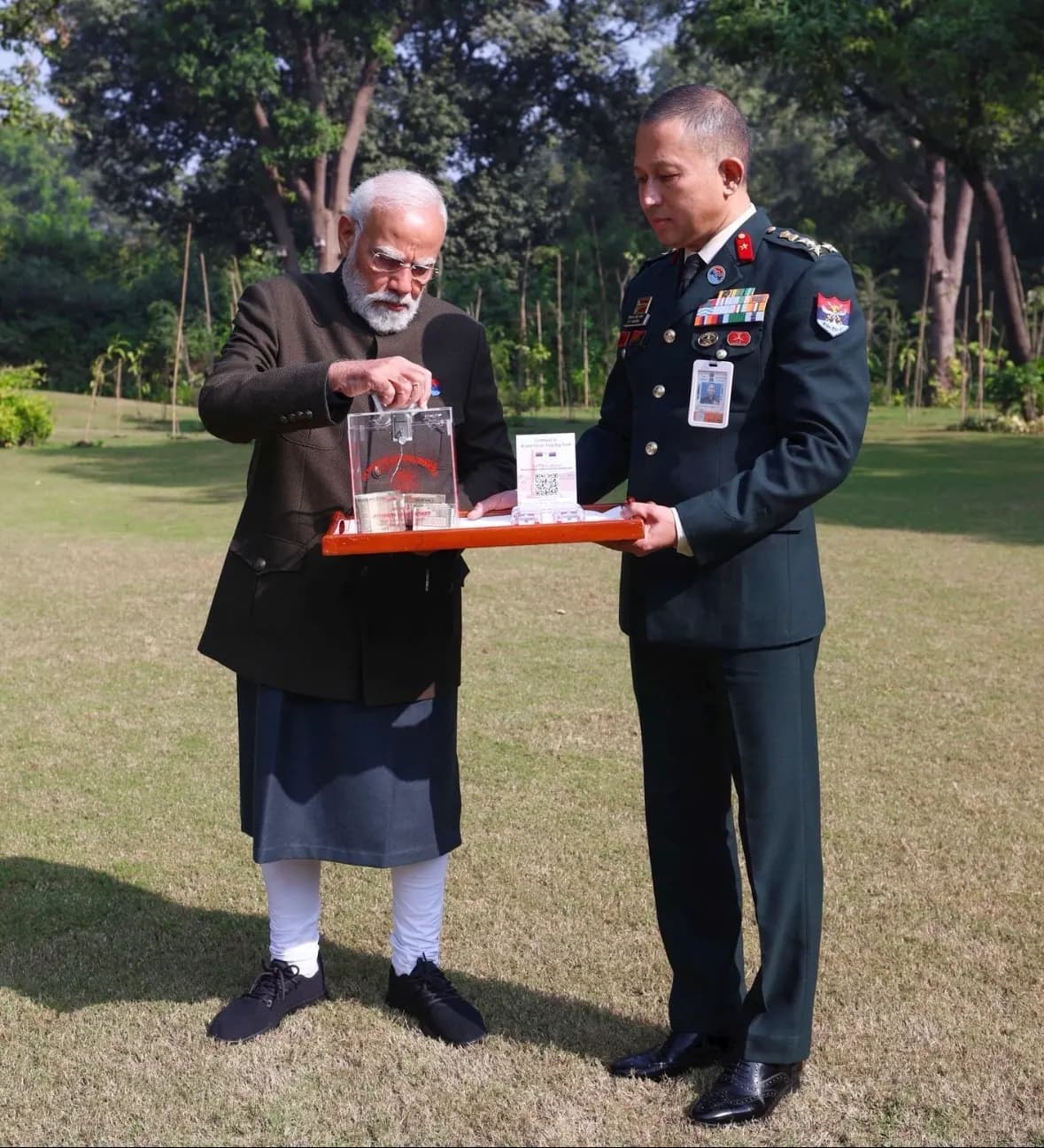 प्रधानमंत्री ने सशस्त्र बल झंडा दिवस पर सेना के जवानों को किया नमन