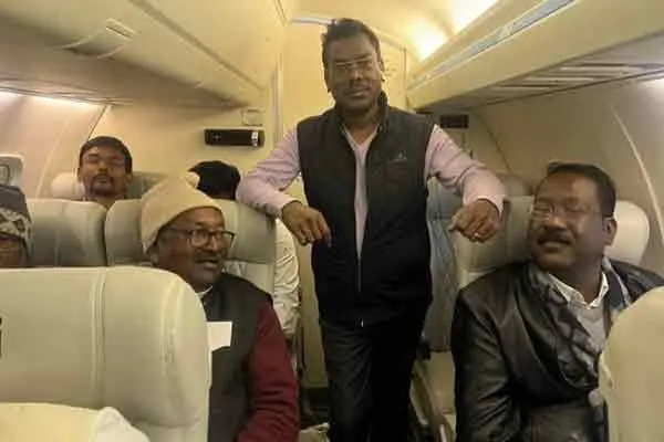 हैदराबाद नहीं जा सके विधायक ,खराब मौसम ने प्लान पर फेरा पानी,सर्किट हाउस पहुंचे सभी विधायक , कल जा सकते हैं हैदराबाद